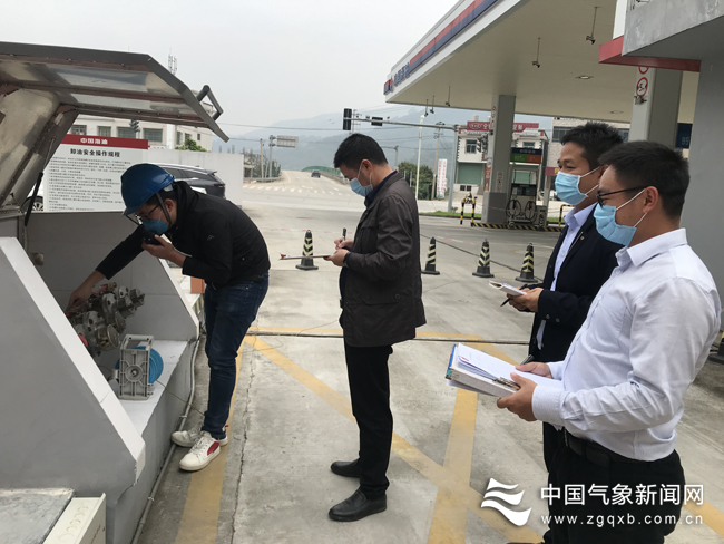 執(zhí)法檢查組開(kāi)展防雷專項(xiàng)執(zhí)法檢查 執(zhí)法檢查組開(kāi)展防雷專項(xiàng)執(zhí)法檢查